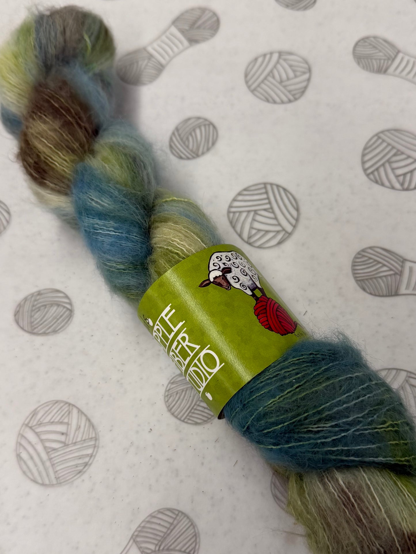 Apple Fiber Studio Cortland - Suri and Silk