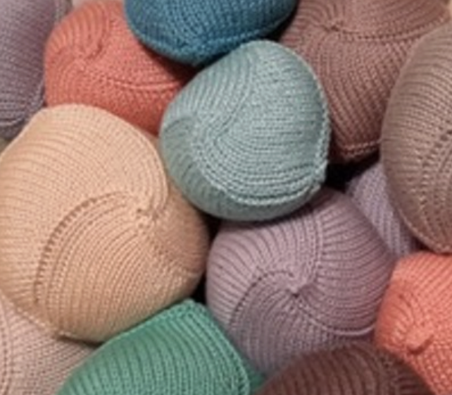 apple-yarns-knitted-knockers-class